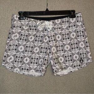 Volcom size 11 Women’s Low Rise Board Shorts Black White Drawstring